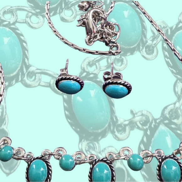 Vintage Turquoise and Silver Necklace with Earrings Set - Picture 3 of 4